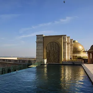 The Leela Palace Отель